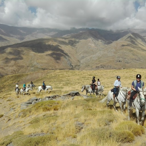 Paardrijden in de zuidelijke flank van de Sierra Nevada