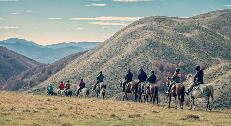 Te paard in Macedonië